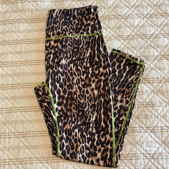 SHEIN Pants - ❤️ 5/$25 - SHEIN leggings - Sz L